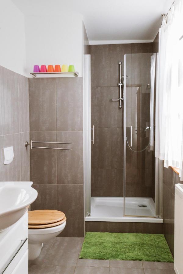 Ferienwohnung An Der Berliner Seenkette Schwerin  Bagian luar foto